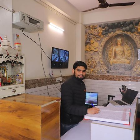 Hotel Aditya Residency Near Sector 63 Metro Station Noida Eksteriør billede