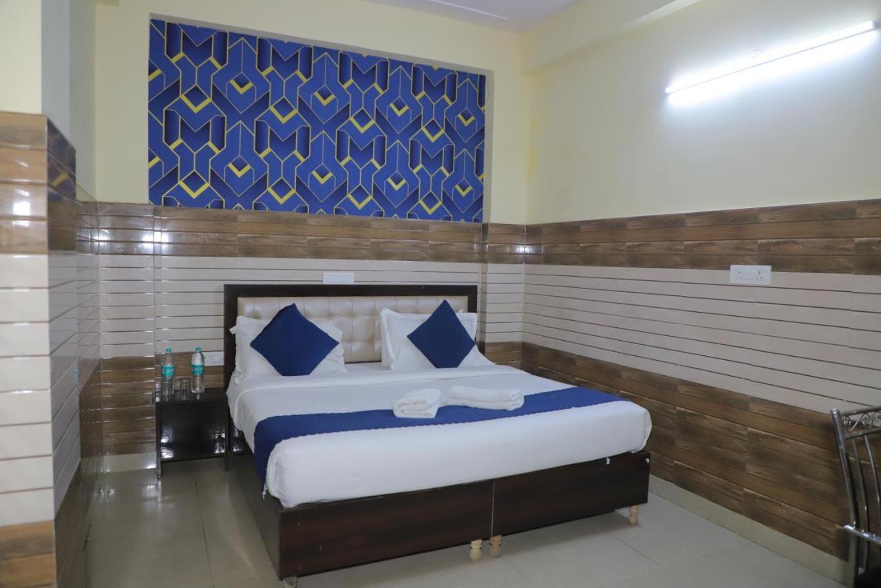 Hotel Aditya Residency Near Sector 63 Metro Station Noida Eksteriør billede