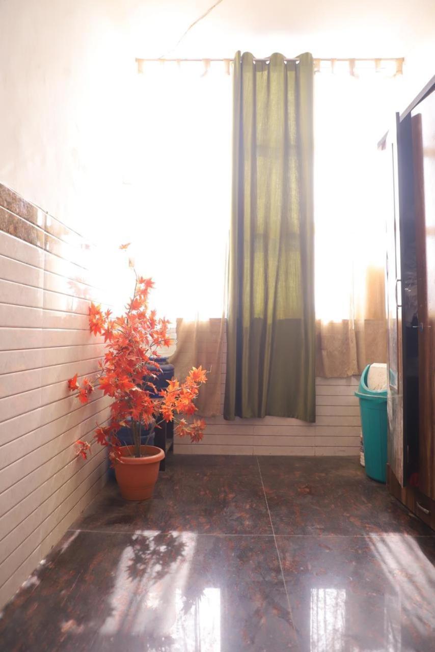 Hotel Aditya Residency Near Sector 63 Metro Station Noida Eksteriør billede