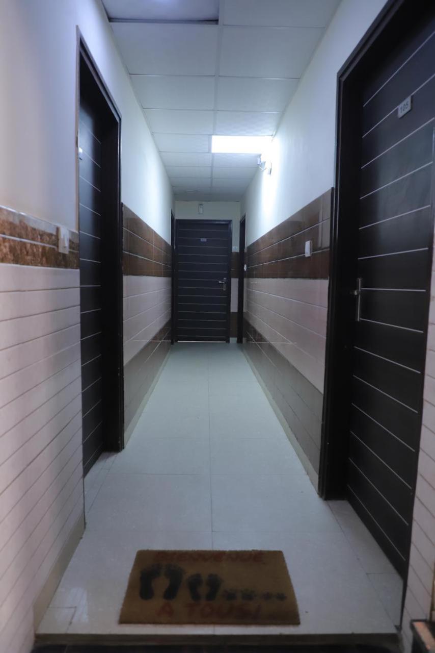 Hotel Aditya Residency Near Sector 63 Metro Station Noida Eksteriør billede