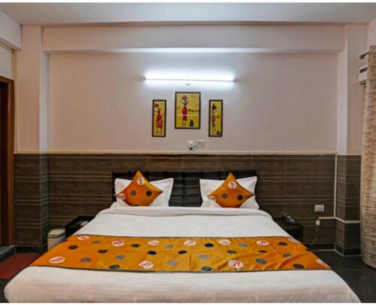 Hotel Aditya Residency Near Sector 63 Metro Station Noida Eksteriør billede